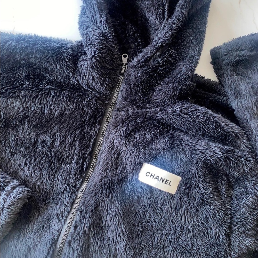 The  ‘Stephanie’ zip up